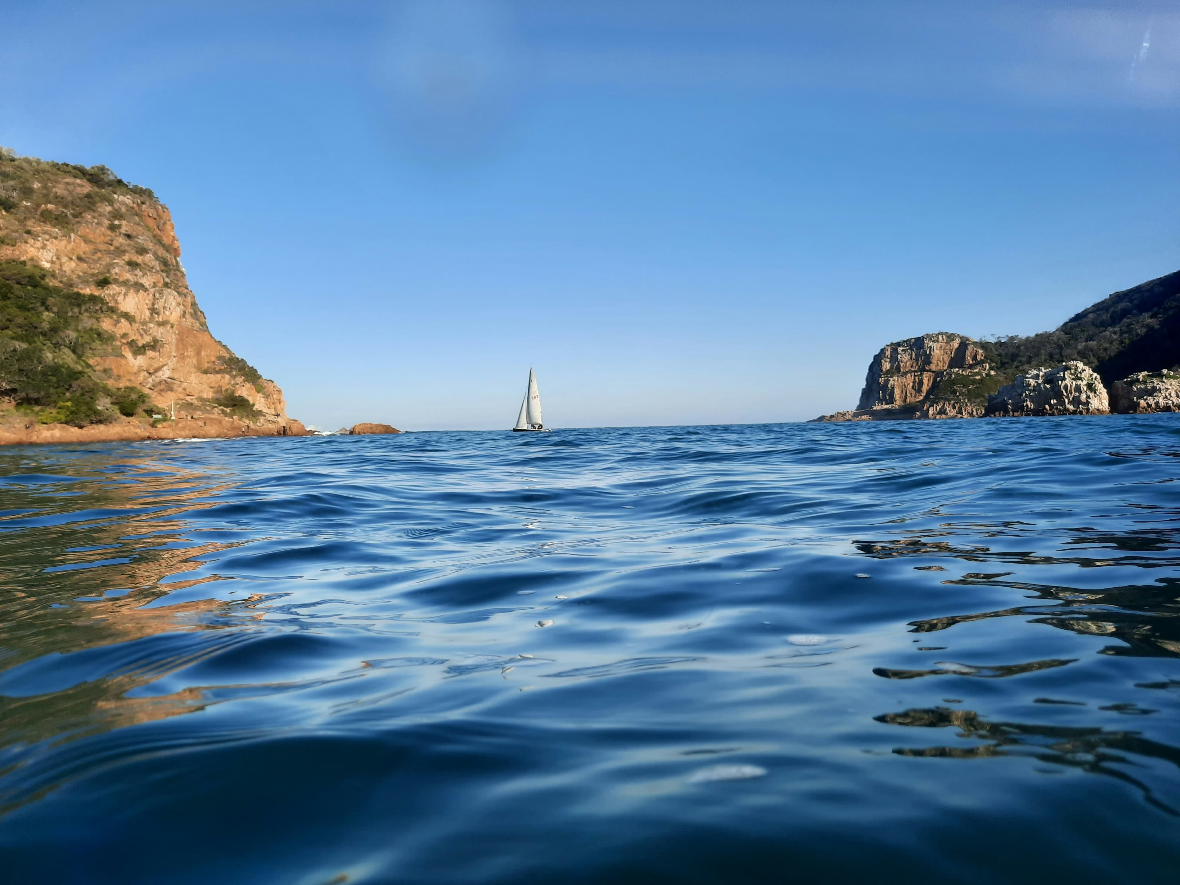 yacht-sea.jpg